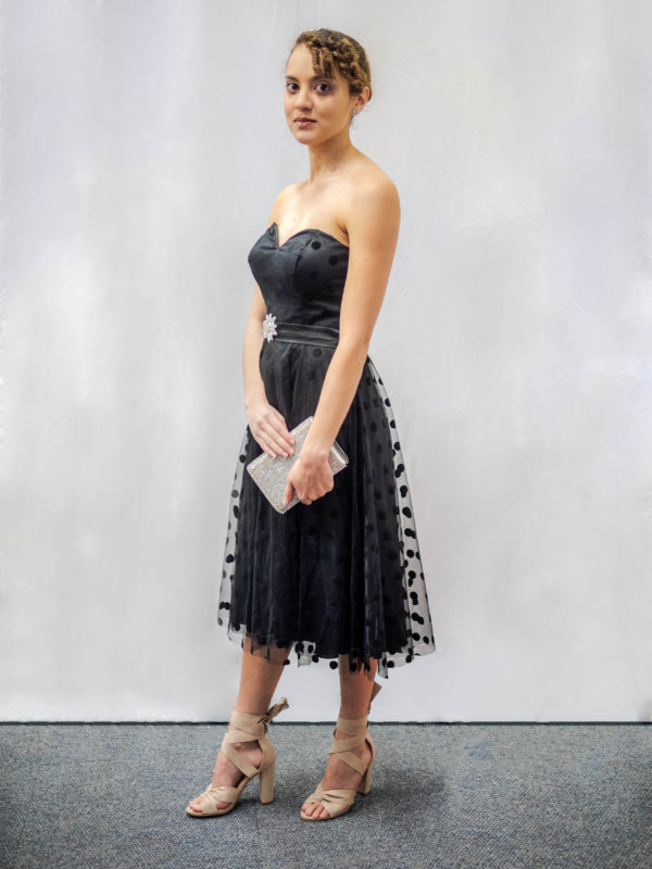 Black-medium-45-side