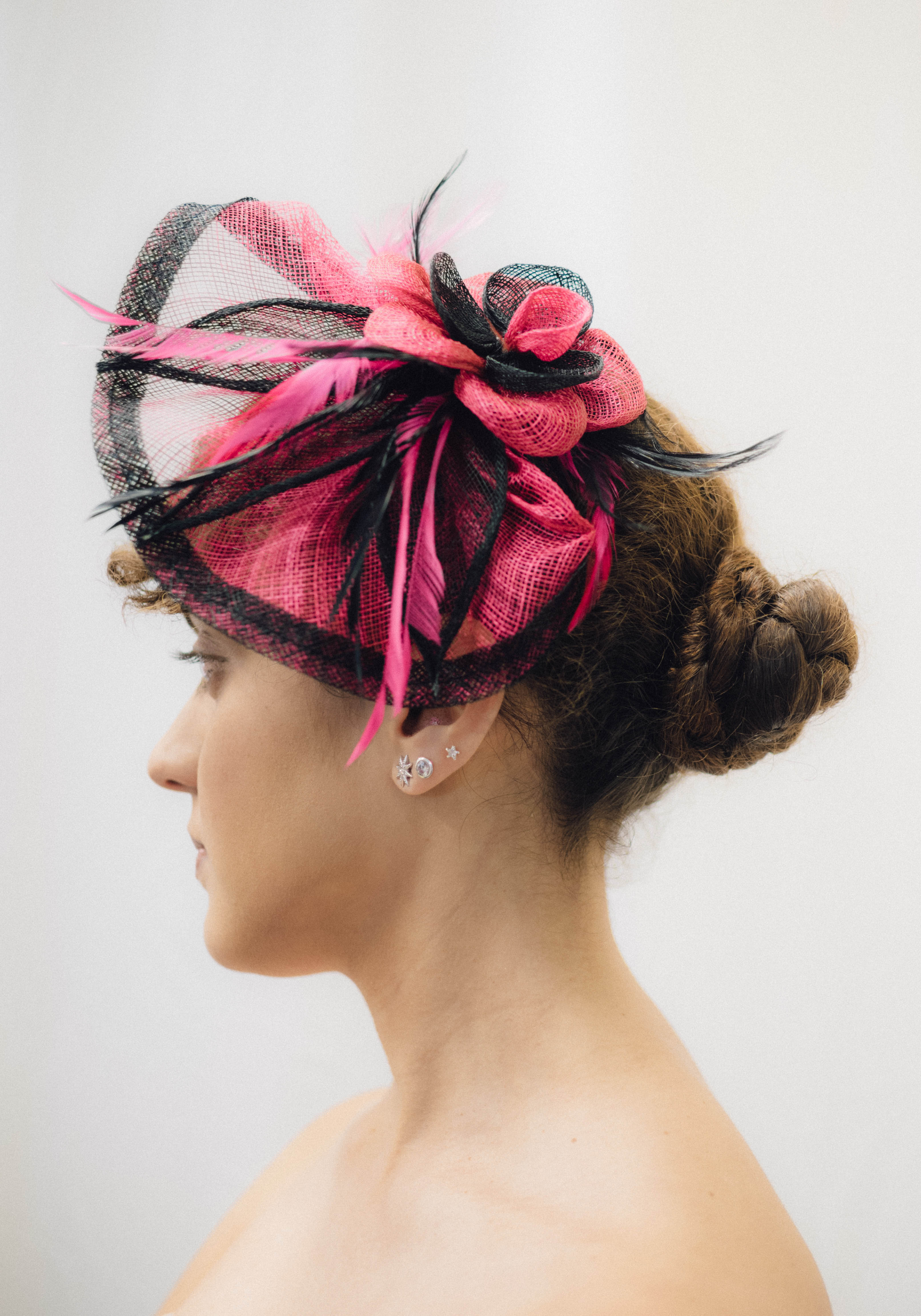 Red-black-fascinator